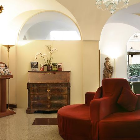 רומא Hotel Albergo Santa Chiara מראה חיצוני תמונה