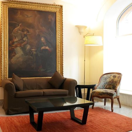 רומא Hotel Albergo Santa Chiara מראה חיצוני תמונה