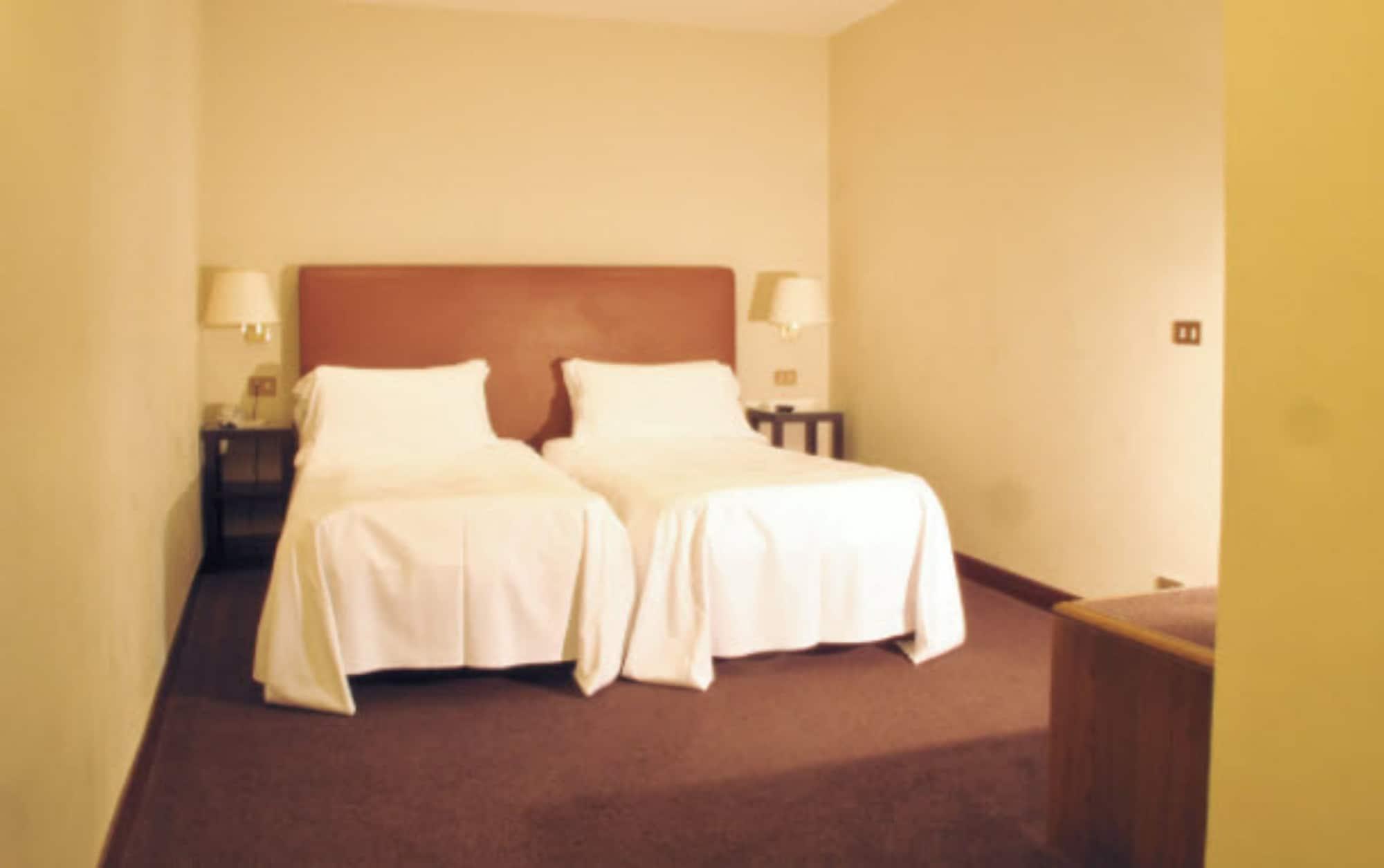 רומא Hotel Albergo Santa Chiara מראה חיצוני תמונה