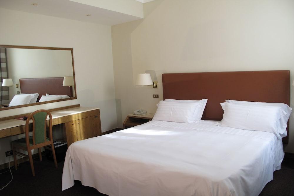 רומא Hotel Albergo Santa Chiara מראה חיצוני תמונה