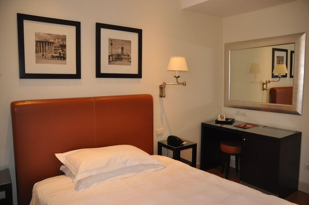 רומא Hotel Albergo Santa Chiara מראה חיצוני תמונה