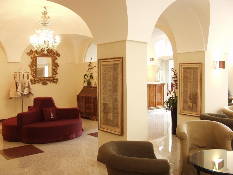 רומא Hotel Albergo Santa Chiara מראה פנימי תמונה