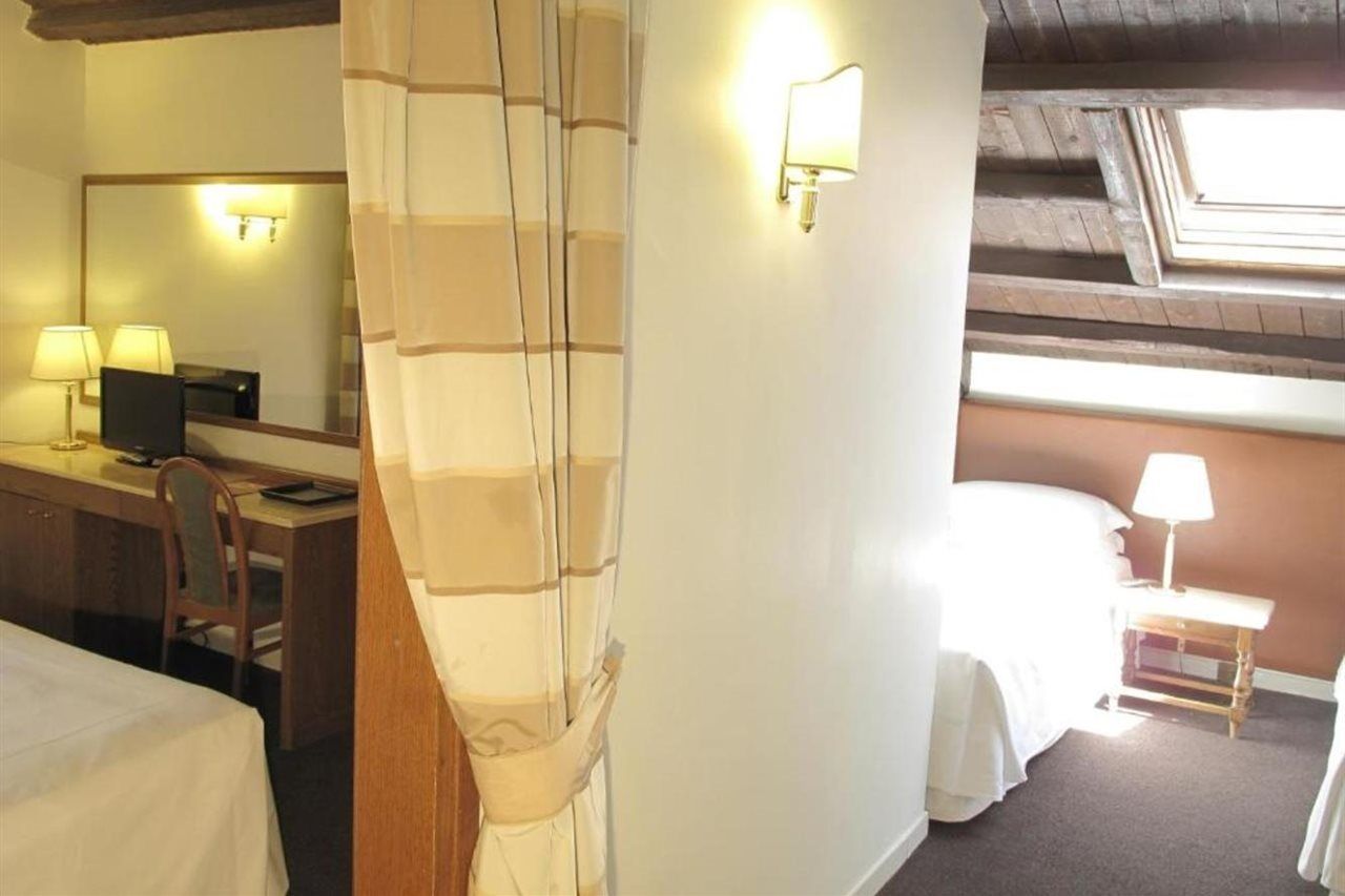 רומא Hotel Albergo Santa Chiara מראה חיצוני תמונה